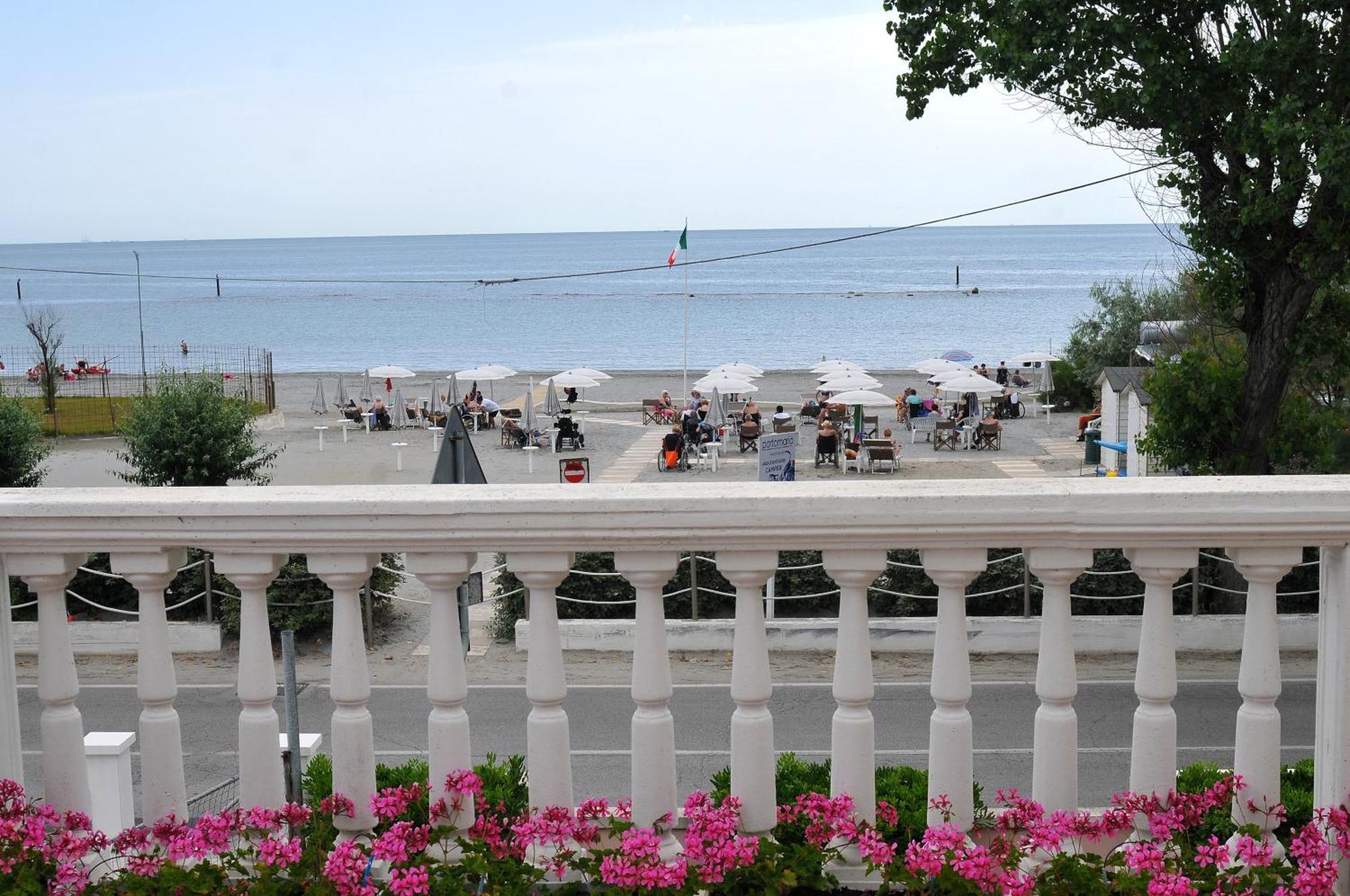 Stella - Casa Per Ferie Hotel Bellaria – Igea Marina Kültér fotó