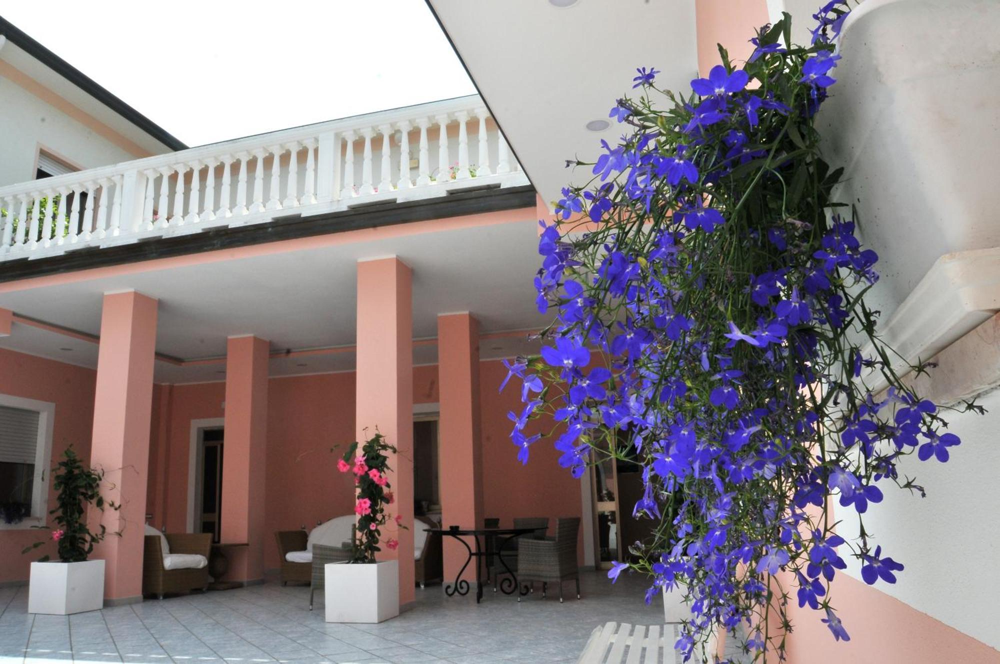 Stella - Casa Per Ferie Hotel Bellaria – Igea Marina Kültér fotó